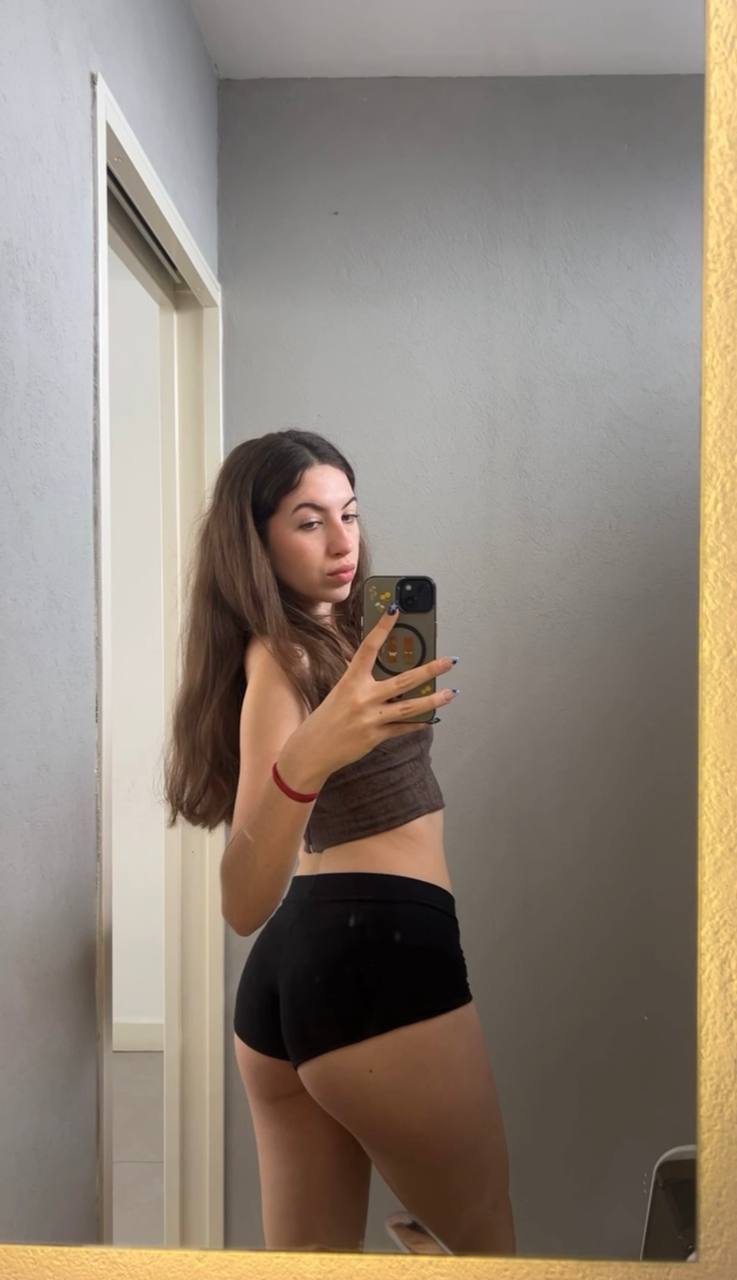 Amber in her underwear in Mianyang