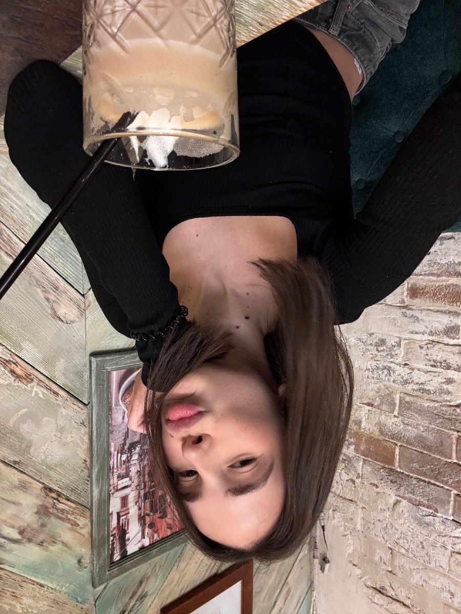 Fresh photos, fresh mood — Tina online in Mianyang